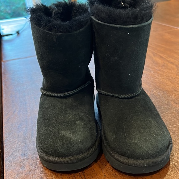 Brand new Bailey Bow Ugg black boots with bows size 9- NO BOX; not used, so cute - Picture 3 of 6